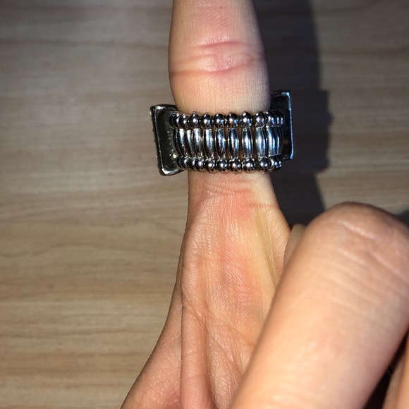 Sparkly bow ring - Picture 3 of 4